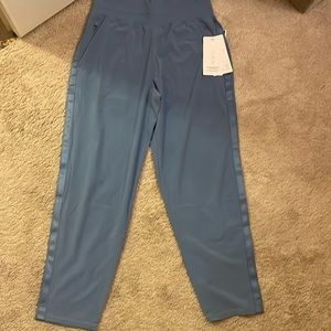 Athleta Nolita Slim Tapered Crop Pant